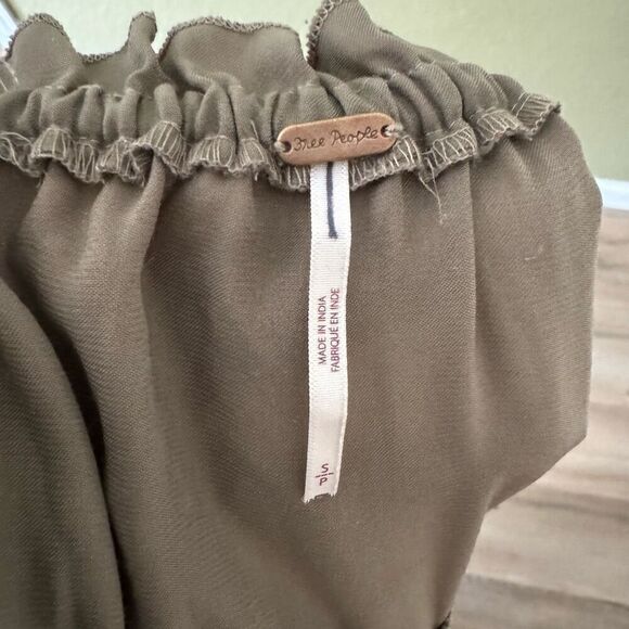 Free People S Cassidy Shorts Romper Smocked Open Back Smoky Beige Cottagecore - Picture 6 of 8